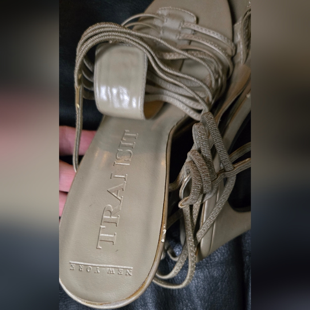 New York Transit Gold/tan Strappy Women's Sandals Sz7M - Picture 8 of 8